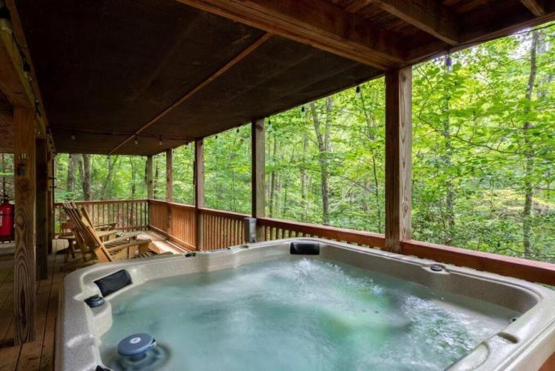 Mountain Spirit Cabin - Fireplace And Hot Tub Villa Blue Ridge Exterior photo