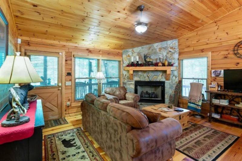 Mountain Spirit Cabin - Fireplace And Hot Tub Villa Blue Ridge Exterior photo